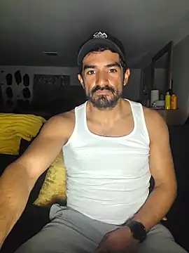 Snapshot of piggylatino chatting on 03.26.26 piggylatino online show from 03.26.26