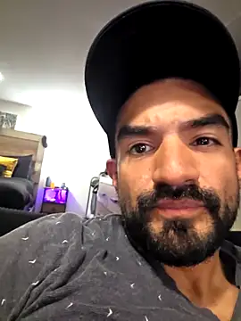 Snapshot of piggylatino chatting on 04.07.26 piggylatino online show from 04.07.26