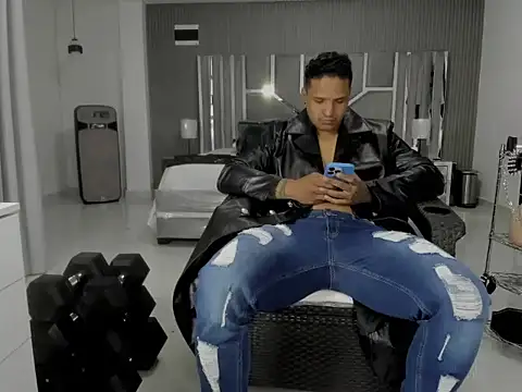 Snapshot of master_leather chatting on 07.18.26 master leather online show from 07.18.26