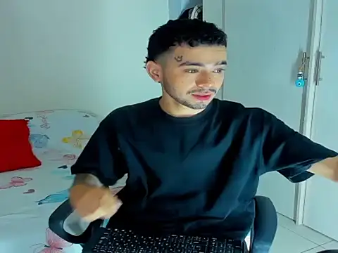 Snapshot of JohnE_Medina chatting on 11.20.25 JohnE Medina online show from 11.20.25