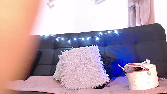 Snapshot of valery_carter01 chatting on 12.15.25 valery carter01 online show from 12.15.25