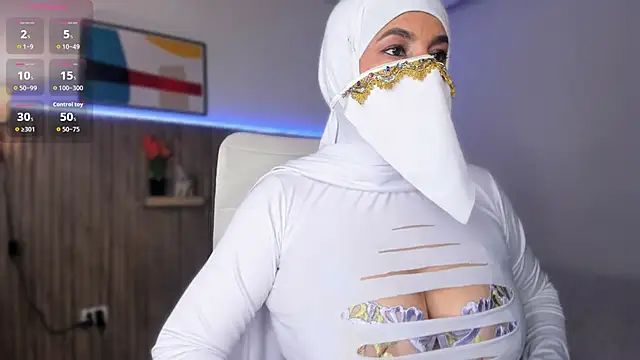 Snapshot of Hannaa_Dolly chatting on 11.27.25 Hannaa Dolly online show from 11.27.25