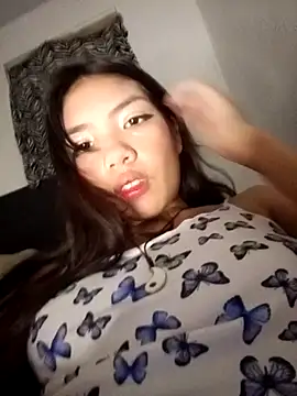 Pretty-v online show from 11.29.25