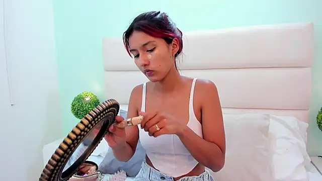 Snapshot of Maray_Lous chatting on 02.19.26 Maray Lous online show from 02.19.26