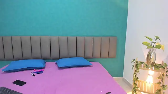 Snapshot of AzucenaBigAss chatting on 11.24.25 AzucenaBigAss online show from 11.24.25