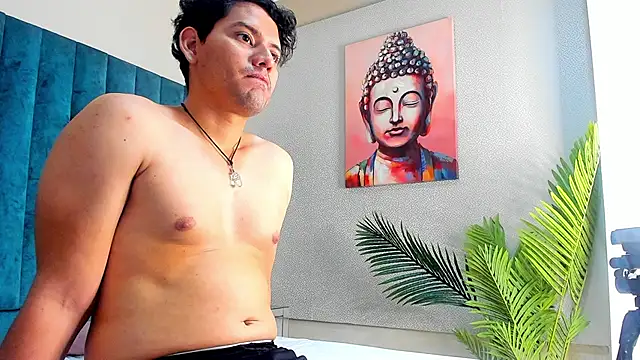 Snapshot of DhannLee chatting on 11.26.25 DhannLee online show from 11.26.25