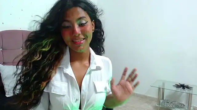 Bia LuxBia Lux online show from 11.20.25