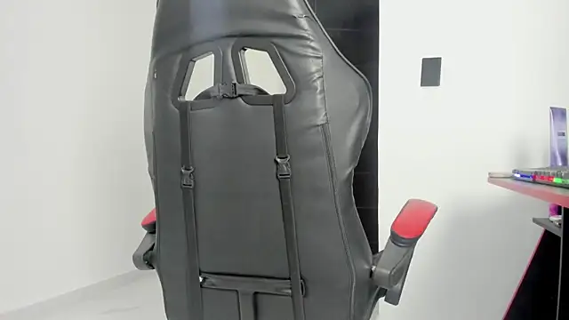 goddess of bitches online show from 04.27.26