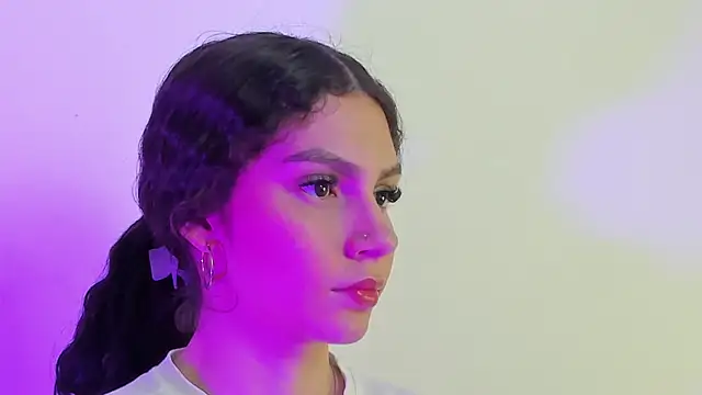 cloee20  online show from 12.18.25