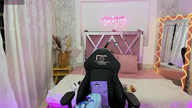 ISABELA TAY online show from 02.10.26