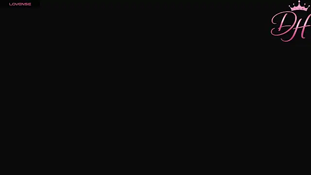Snapshot of Daphne_Hills chatting on 06.25.26 Daphne Hills online show from 06.25.26