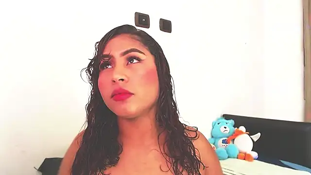 Snapshot of VeronicaGutierrez chatting on 12.03.25 VeronicaGutierrez online show from 12.03.25