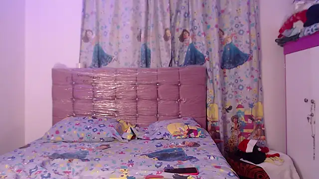 AishaOwens online show from 12.16.25