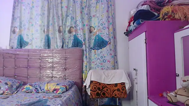 AishaOwens online show from 12.18.25