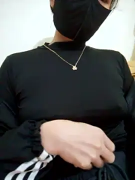 Snapshot of Niss8386 chatting on 11.28.25 Niss8386 online show from 11.28.25