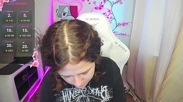 Snapshot of Anora_Miller chatting on 11.27.25 Anora Miller online show from 11.27.25