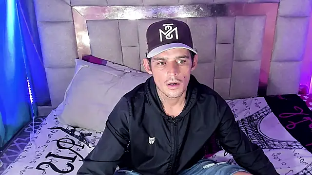 Snapshot of Sexybigjefffx chatting on 11.13.25 Sexybigjefffx online show from 11.13.25