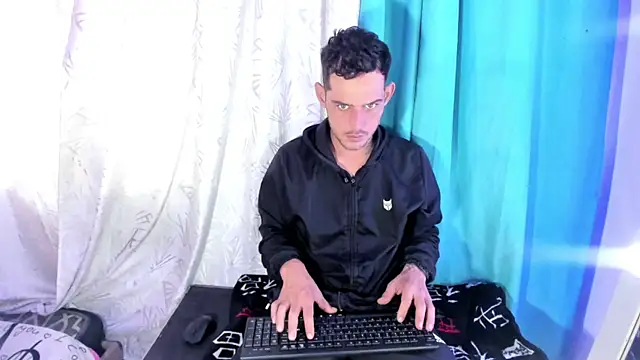 Snapshot of Sexybigjefffx chatting on 12.01.25 Sexybigjefffx online show from 12.01.25