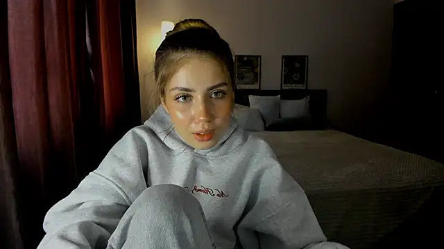 Snapshot of Aurora_Glow21 chatting on 05.12.26 Aurora Glow21 online show from 05.12.26