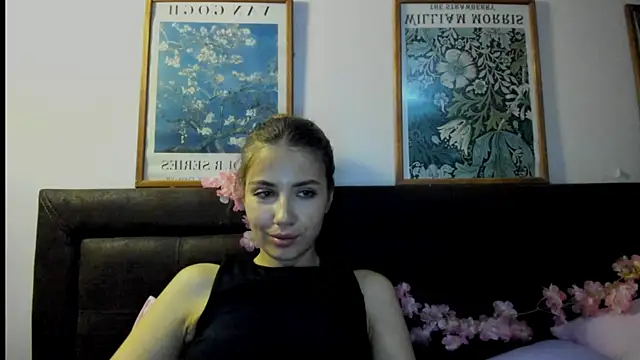 Snapshot of Aurora_Glow21 chatting on 06.08.26 Aurora Glow21 online show from 06.08.26