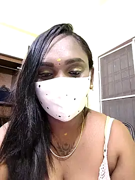 Snapshot of Dharshini98 chatting on 02.05.26 Dharshini98 online show from 02.05.26