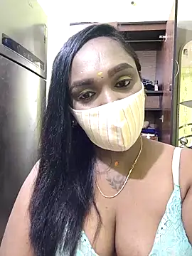 Snapshot of Dharshini98 chatting on 02.25.26 Dharshini98 online show from 02.25.26