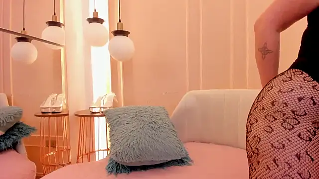 CarolinnaSaenz online show from 03.30.26