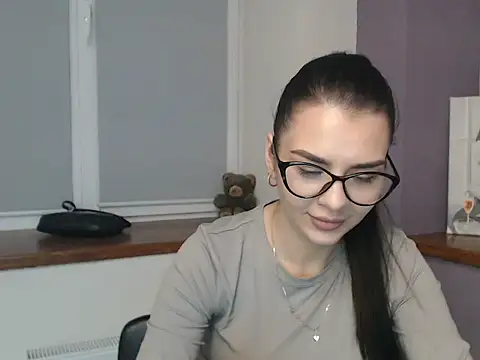 divina kira online show from 11.26.25