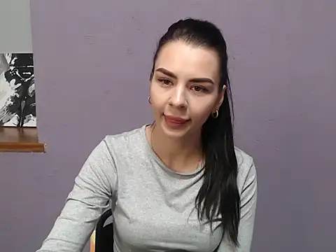 divina kira online show from 12.04.25