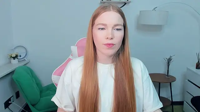 Snapshot of LavetaShiroma chatting on 12.03.25 LavetaShiroma online show from 12.03.25