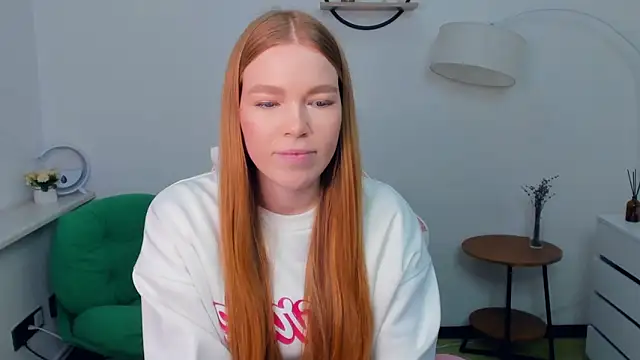 Snapshot of LavetaShiroma chatting on 12.04.25 LavetaShiroma online show from 12.04.25