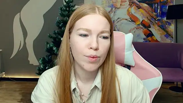 Snapshot of LavetaShiroma chatting on 12.21.25 LavetaShiroma online show from 12.21.25