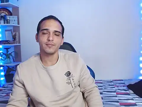 Snapshot of Maax30233 chatting on 11.17.25 Maax30233 online show from 11.17.25