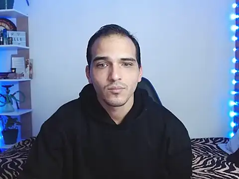 Snapshot of Maax30233 chatting on 11.19.25 Maax30233 online show from 11.19.25