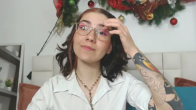 AriLumi online show from 11.27.25