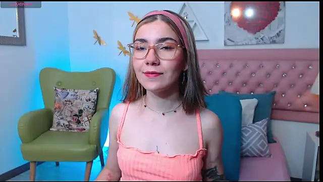 AriLumi online show from 01.14.26