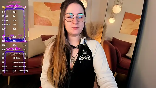 EmmaBloomm online show from 12.14.25