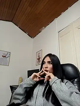 Irina Fernandez online show from 11.14.25