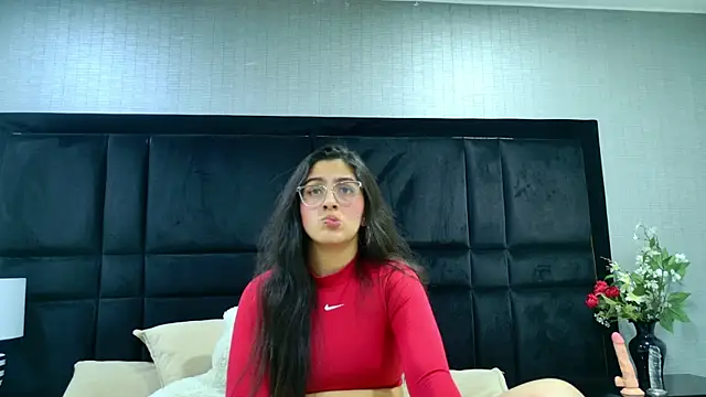 LuisaFranco online show from 12.05.25