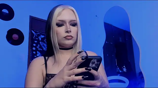 Snapshot of scorpiogyal chatting on 11.18.25 scorpiogyal online show from 11.18.25