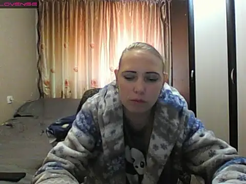 Snapshot of JenniDeep chatting on 04.30.26 JenniDeep online show from 04.30.26