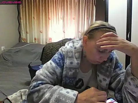 Snapshot of JenniDeep chatting on 05.08.26 JenniDeep online show from 05.08.26