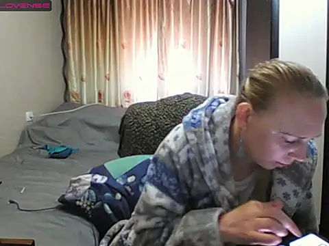 Snapshot of JenniDeep chatting on 05.11.26 JenniDeep online show from 05.11.26