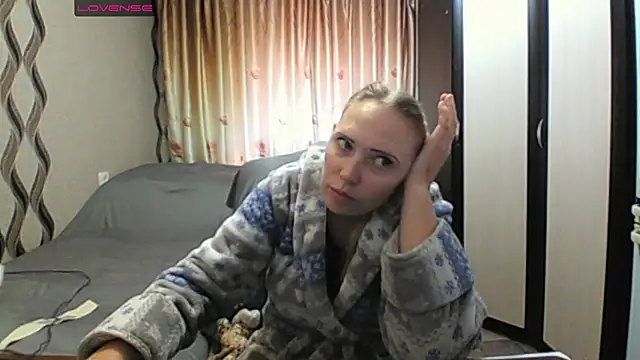 Snapshot of JenniDeep chatting on 05.25.26 JenniDeep online show from 05.25.26