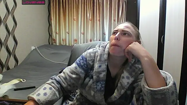 Snapshot of JenniDeep chatting on 05.26.26 JenniDeep online show from 05.26.26