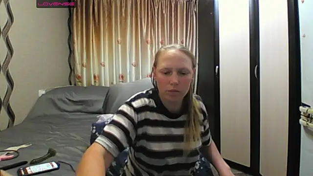 Snapshot of JenniDeep chatting on 05.31.26 JenniDeep online show from 05.31.26