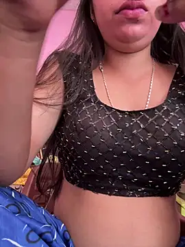 Snapshot of isha_sharma2002 chatting on 05.05.26 isha sharma2002 online show from 05.05.26