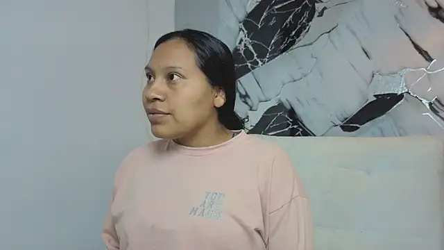 Hanna Goldenst online show from 11.21.25