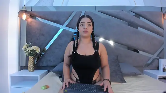 Sammy Gomez  online show from 11.18.25