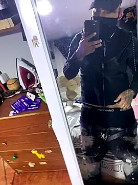 Snapshot of Matiascolageno chatting on 12.04.25 Matiascolageno online show from 12.04.25